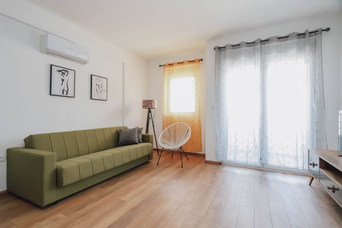 Prodajem Stan-Apartman, Centar