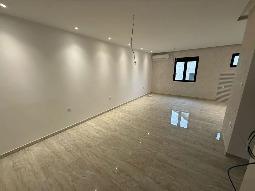 Prodajem Stan-Apartman, Tivat