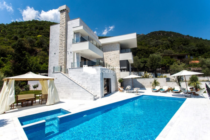 House For Sale, Đenovići, Herceg Novi