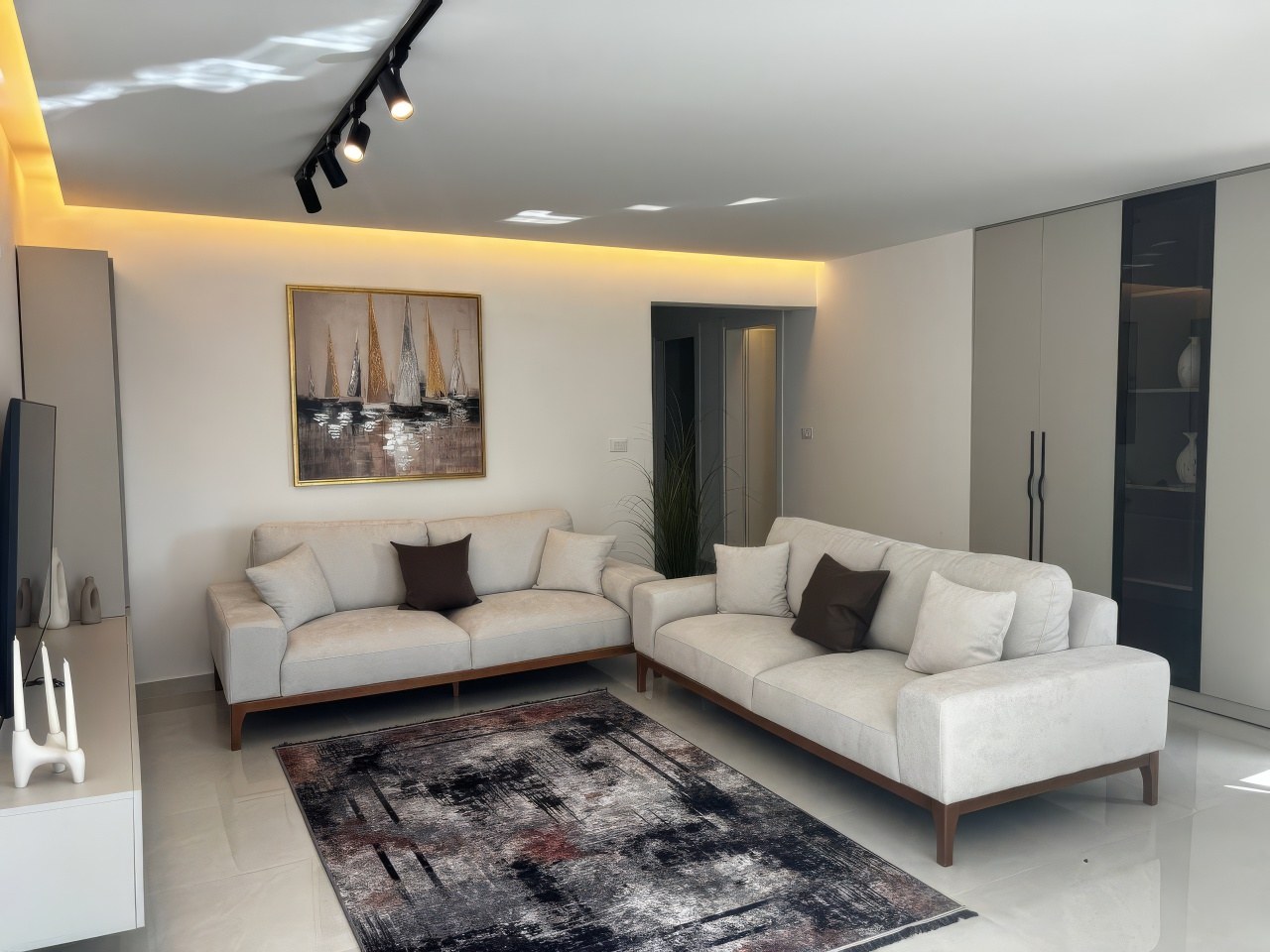 House for Sale, Bar — €270,000