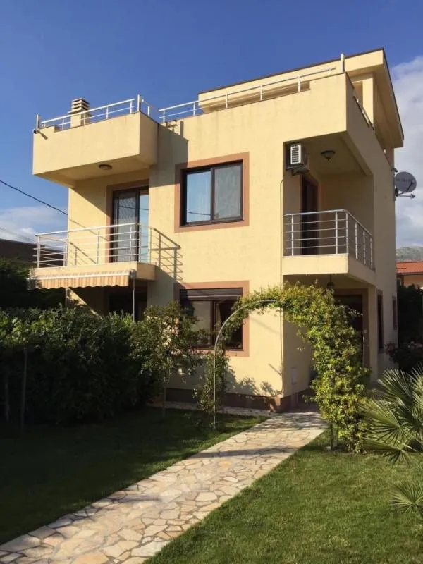 House in Polje, 180 m²