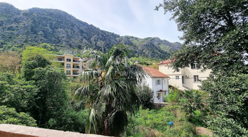 Huge 4 bedroom apartment on the first line, Kotor