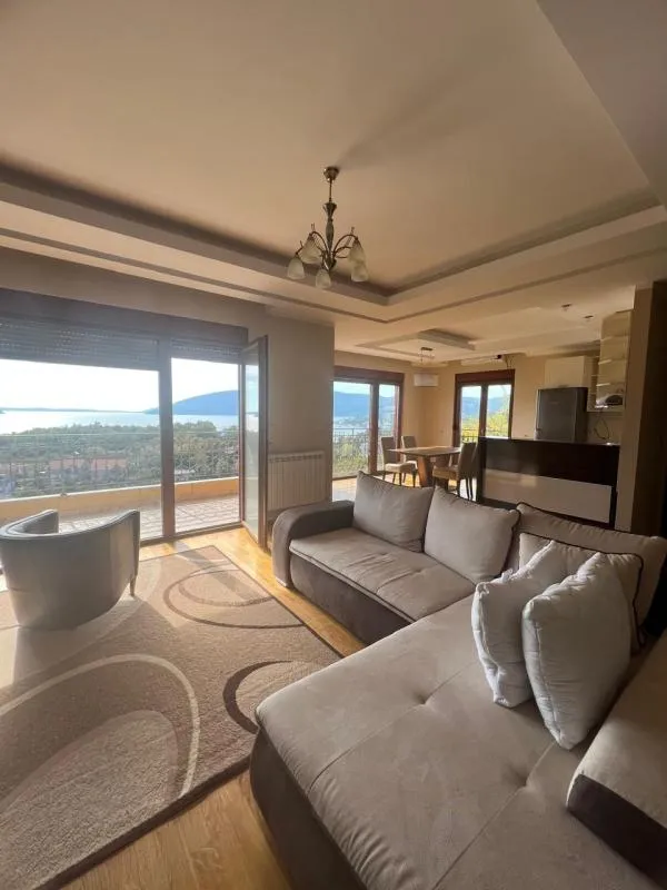 House in Zelenika, 227 m²