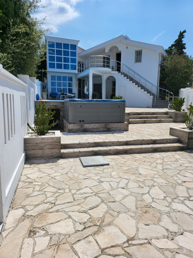 Iznajmljujem Kuću, Dobre Vode