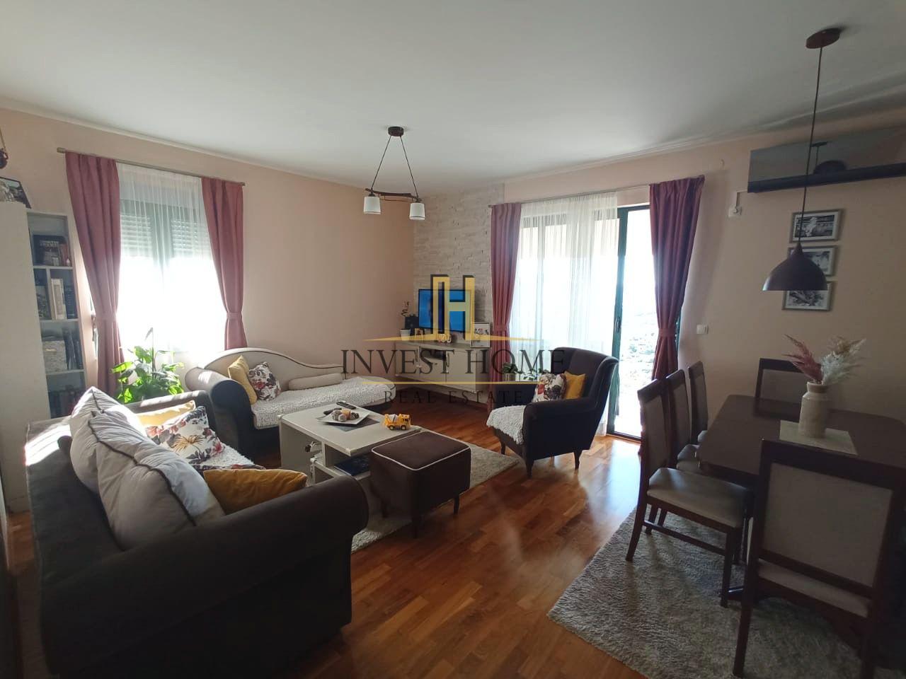 Trosoban stan, Kotor, 101m2