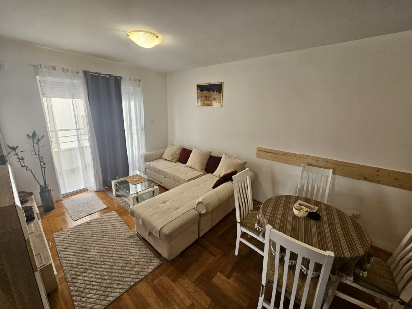 Prodajem Stan-Apartman, Babilonija