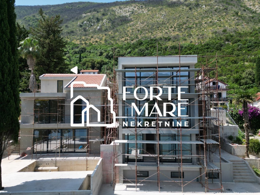 Prodajem Kuću, Njivice, Herceg Novi