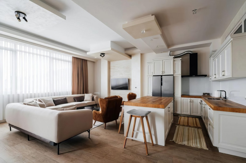 2-BR Modern Apartment