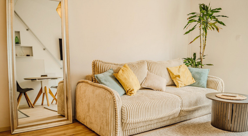 Stylish apartment with gallery with stunning views, Muo