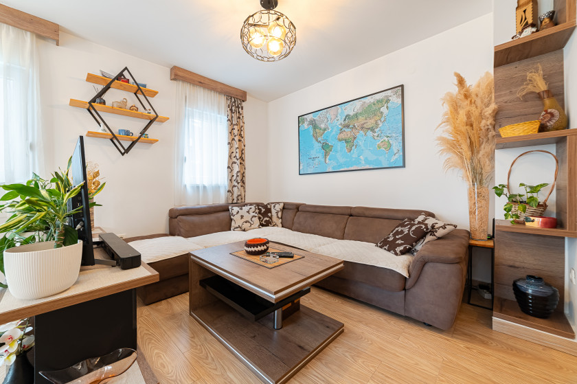 Iznajmljujem dvosoban stan, Dubovica