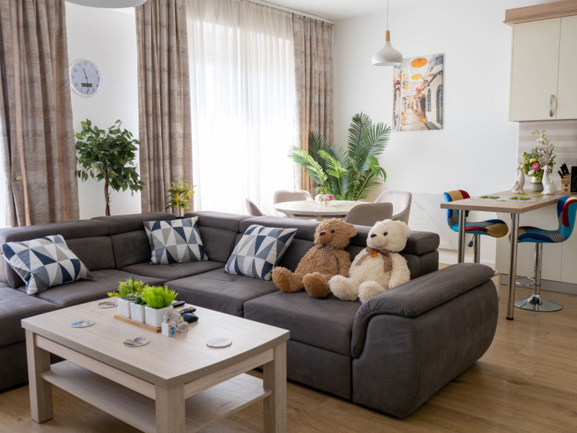 Prodajem Stan-Apartman, Bar Centar