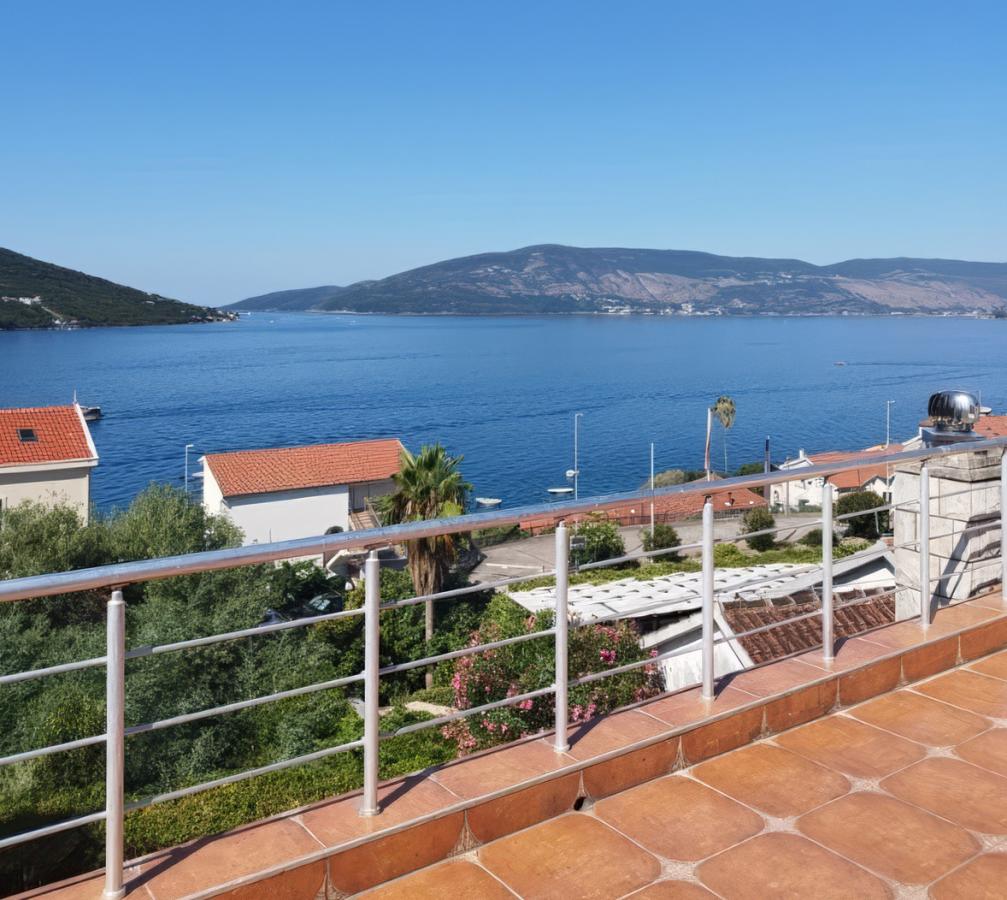 Moderna kuća sa pogledom na more i saunom, Kumbor, Herceg Novi