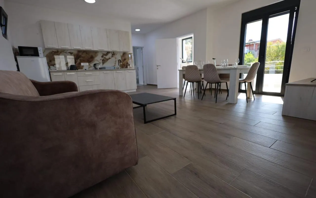 House in Dobra Voda