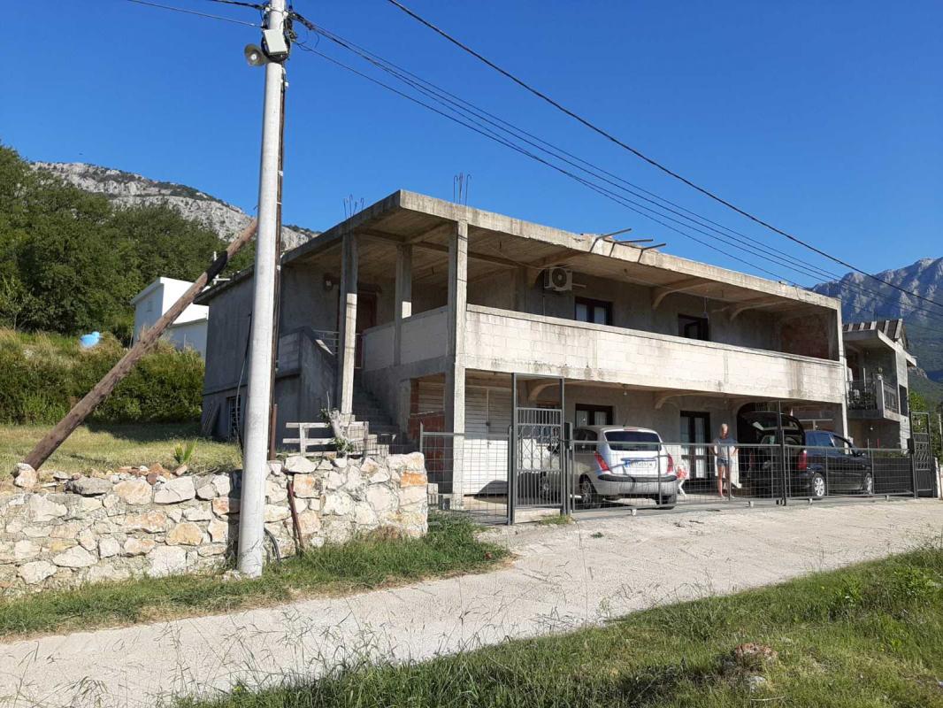 Дом в Susanj, 252 m²