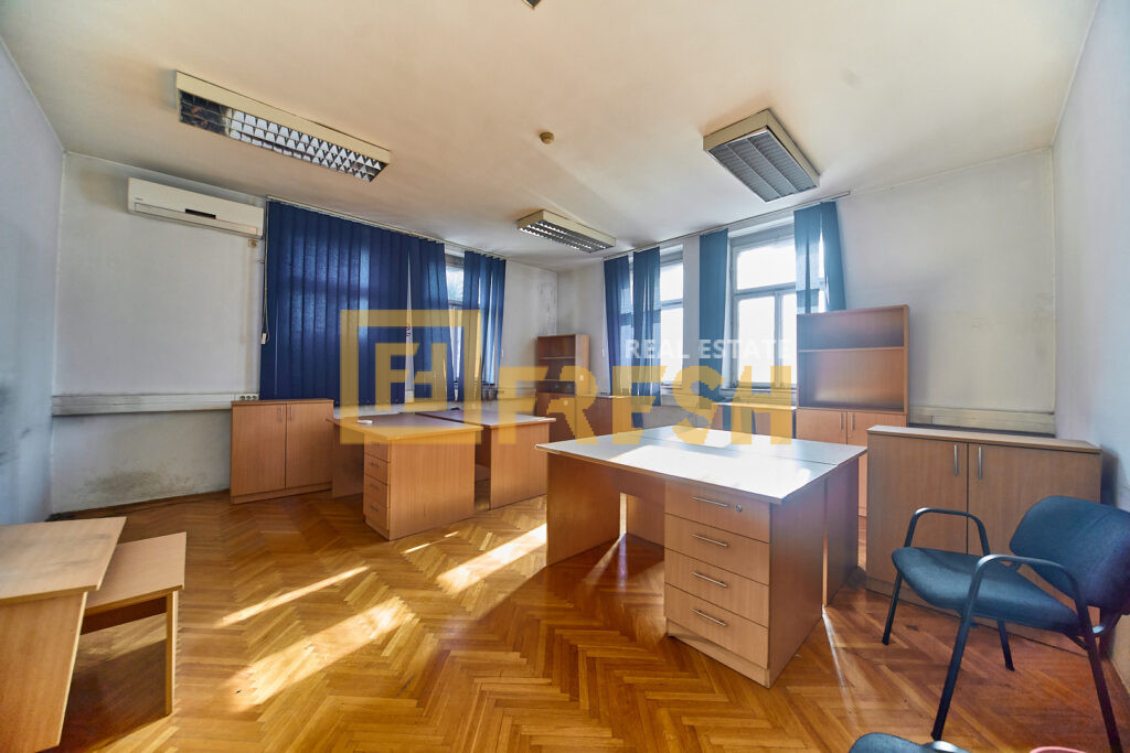 Poslovni prostor, 345m2, Centar, Izdavanje