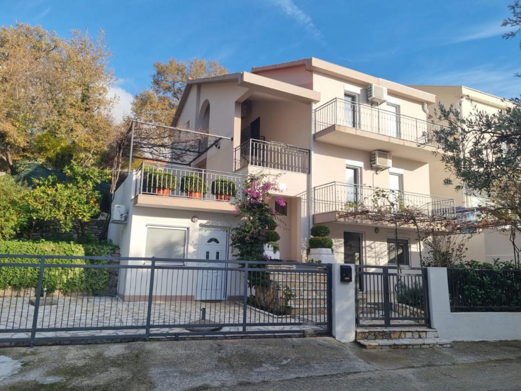 Дом в Petrovac, 160 m²