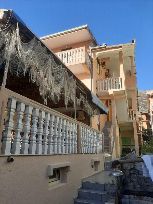 Дом в Sutomore, 210 m²