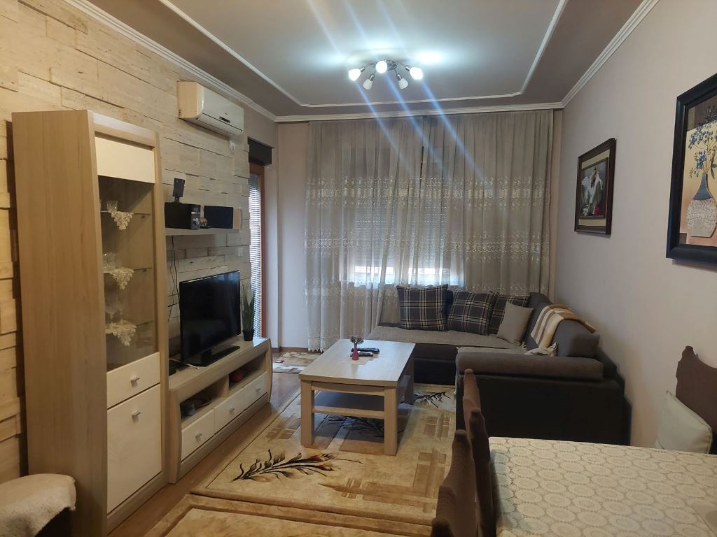 Iznajmljujem Stan-Apartman, Ljubović