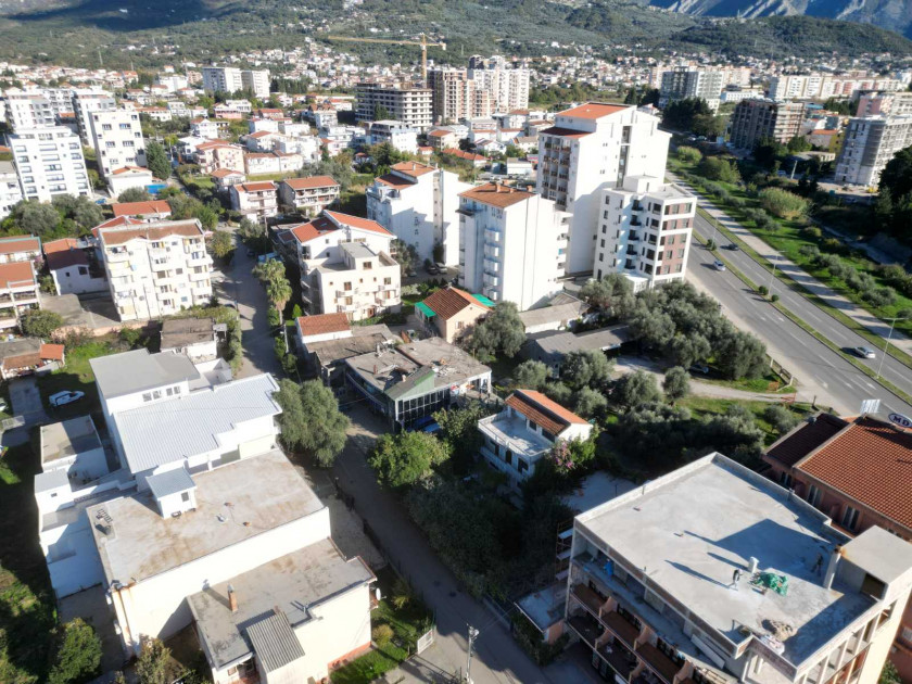 Apartment For Sale, Bar