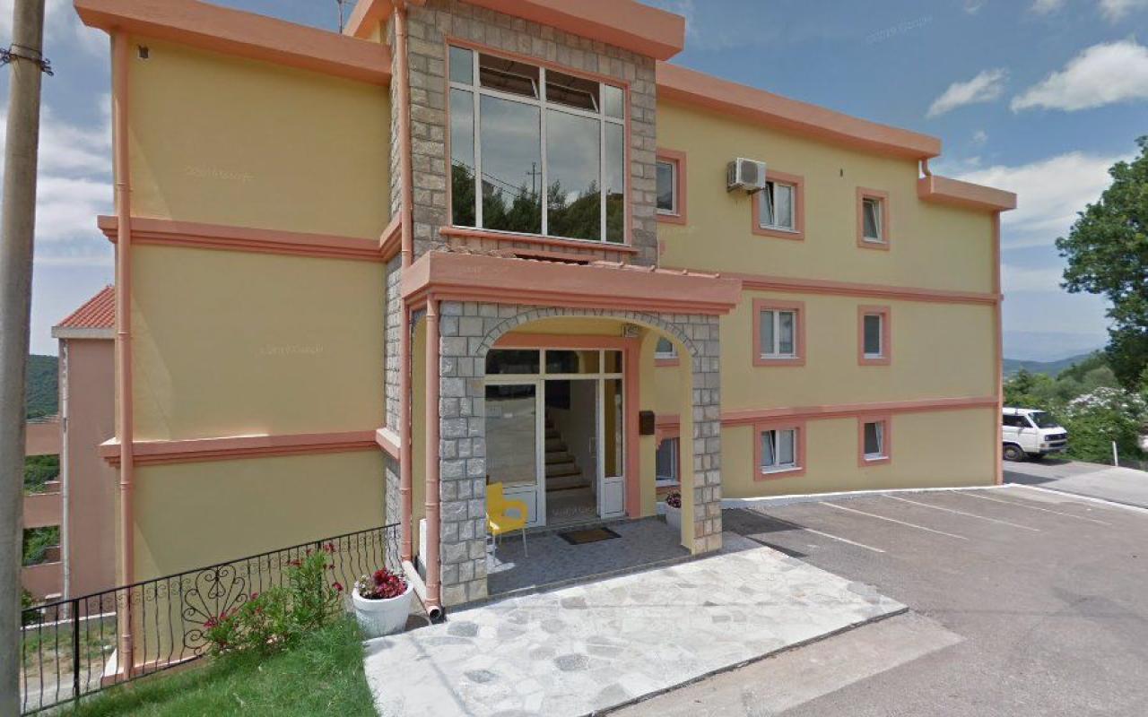 Коммерческая недвижимость в Prievor, 1600 m²