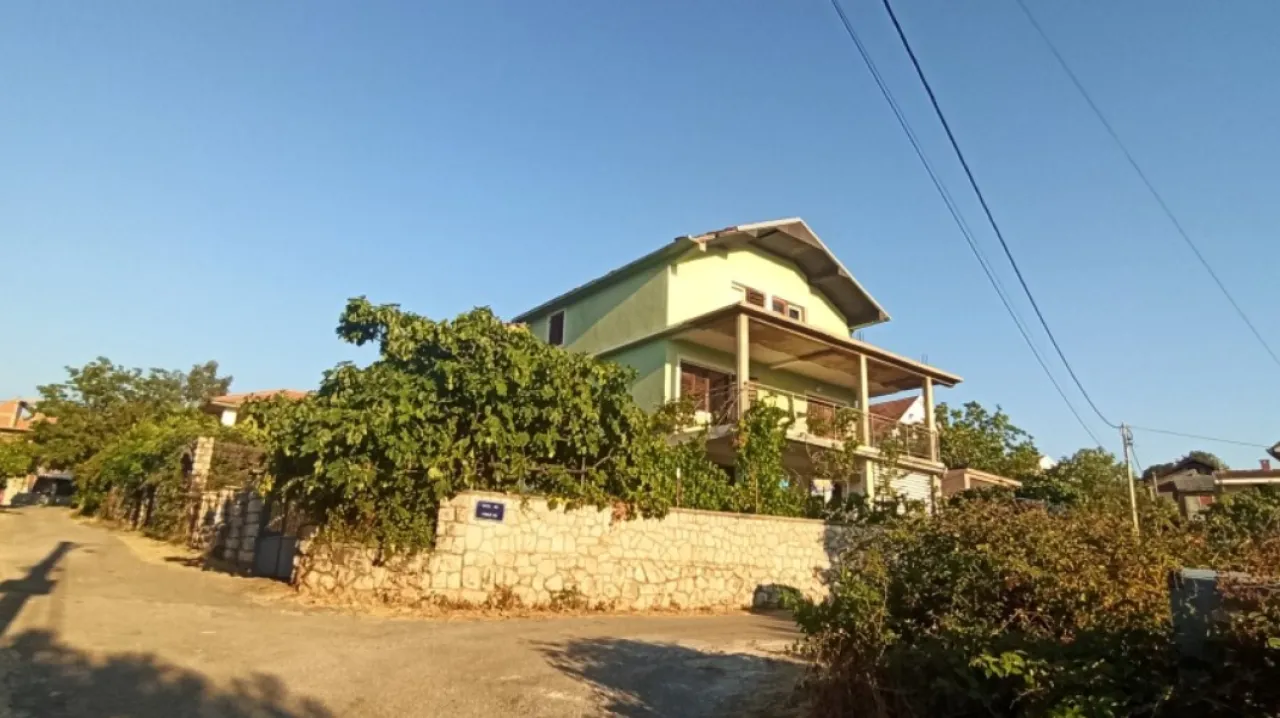 Дом в Dobra Voda, 180 m²