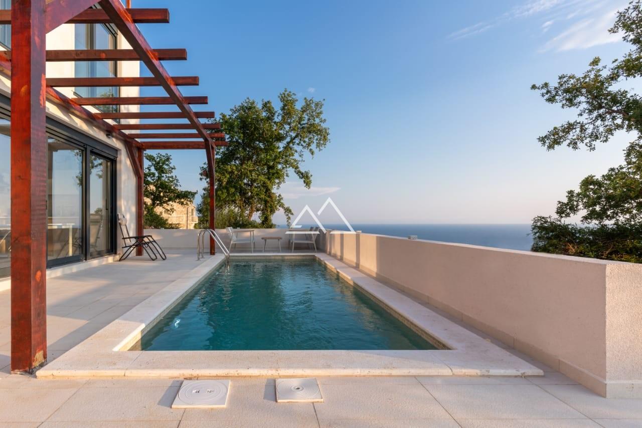 Vila na Budvanskoj rivijeri u Blizikućama