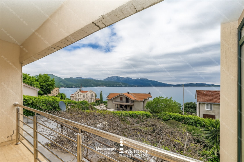 Prodajem Stan-Apartman, Bijela