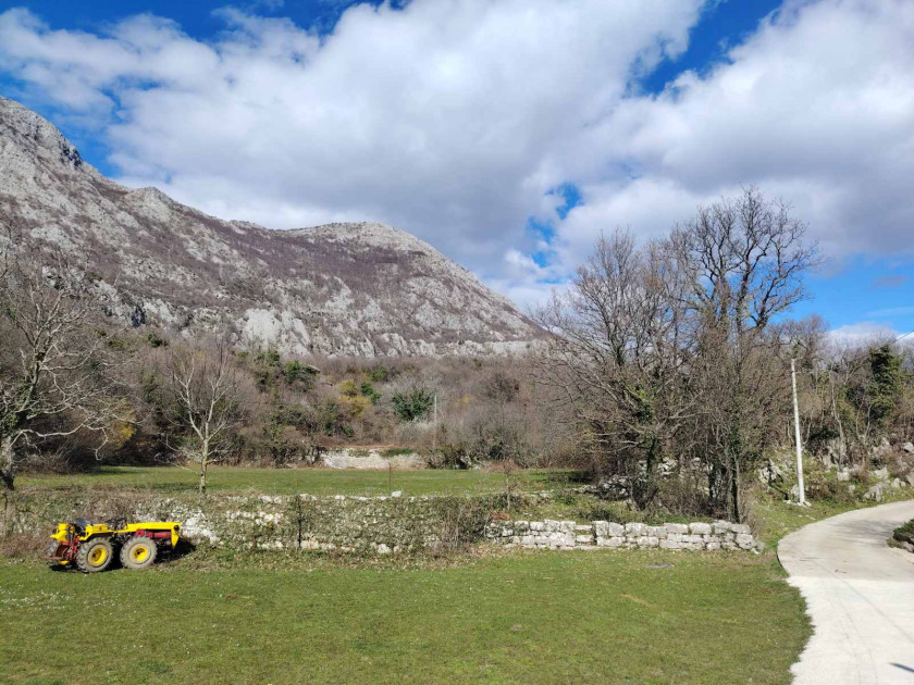 Prodajem Zemljište, ŽLIJEBI