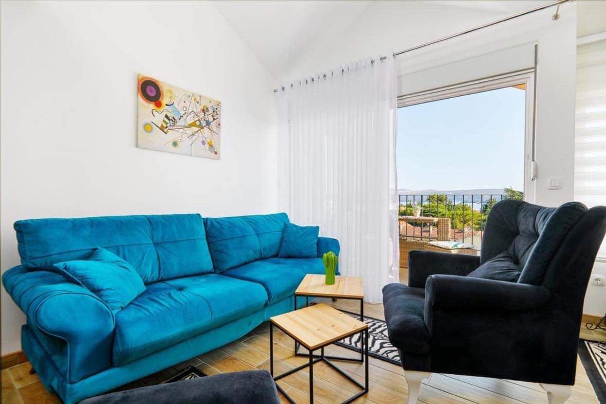 Iznajmljujem Stan-Apartman, Tivat