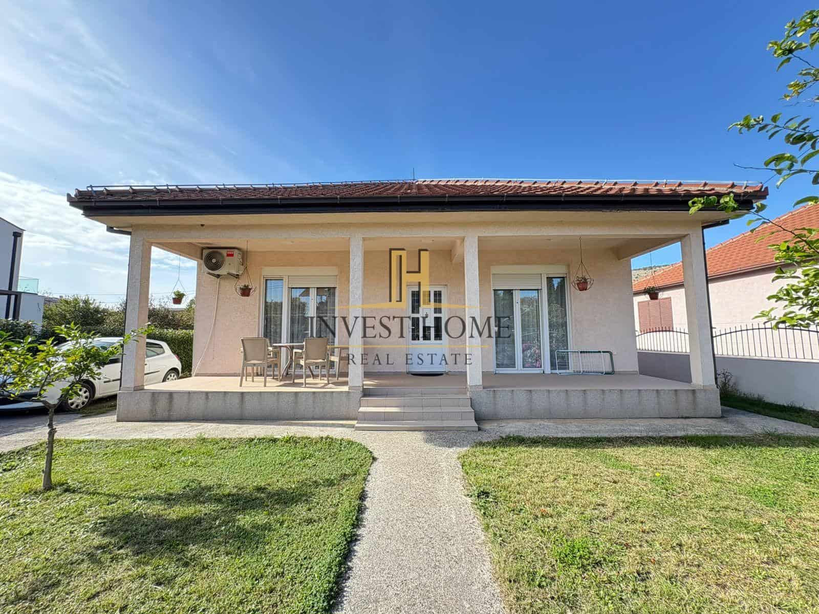 Kuća, Tološi, 120m2