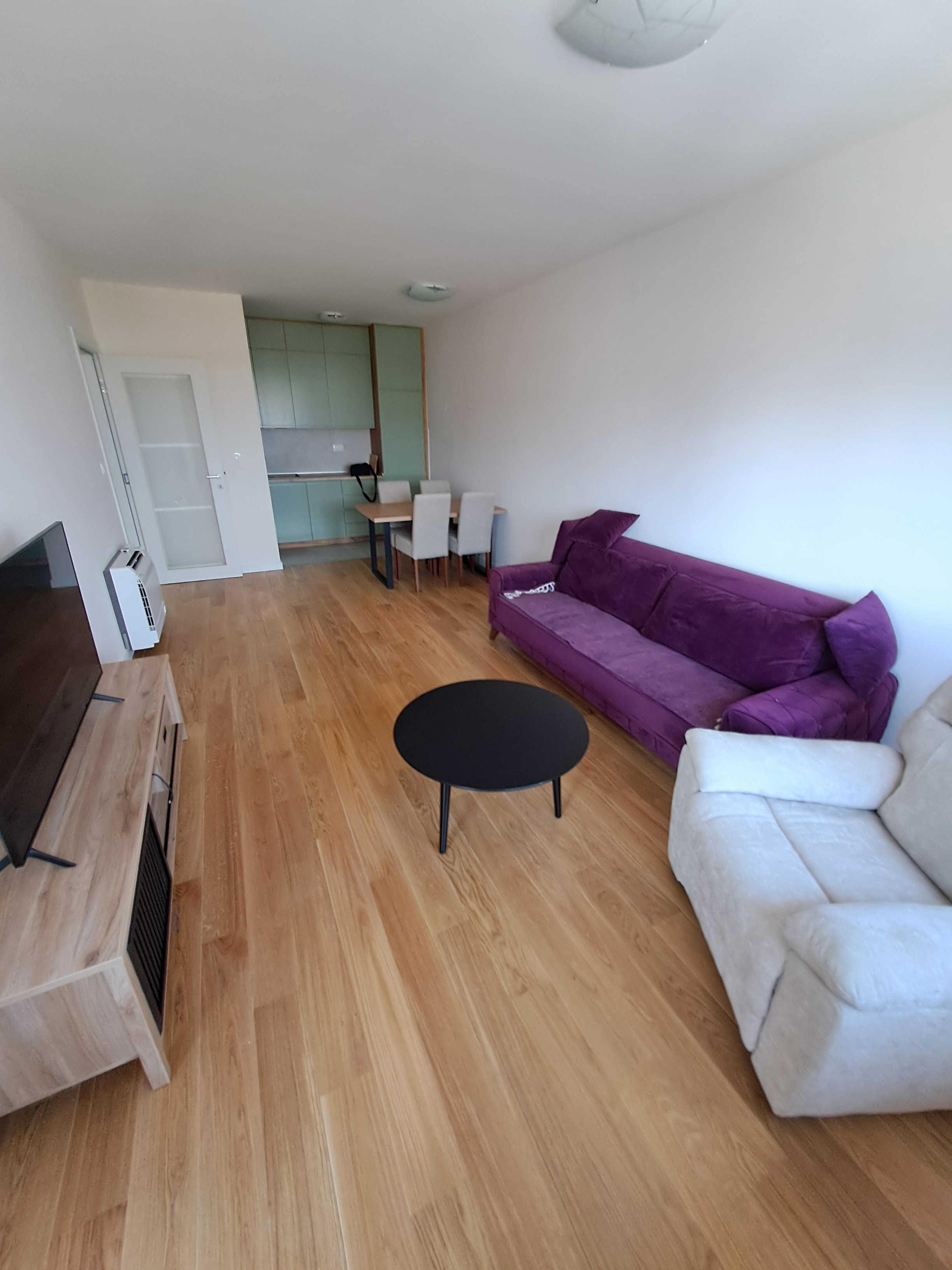 Two-bedroom Apartment , Central Point, 72 m²