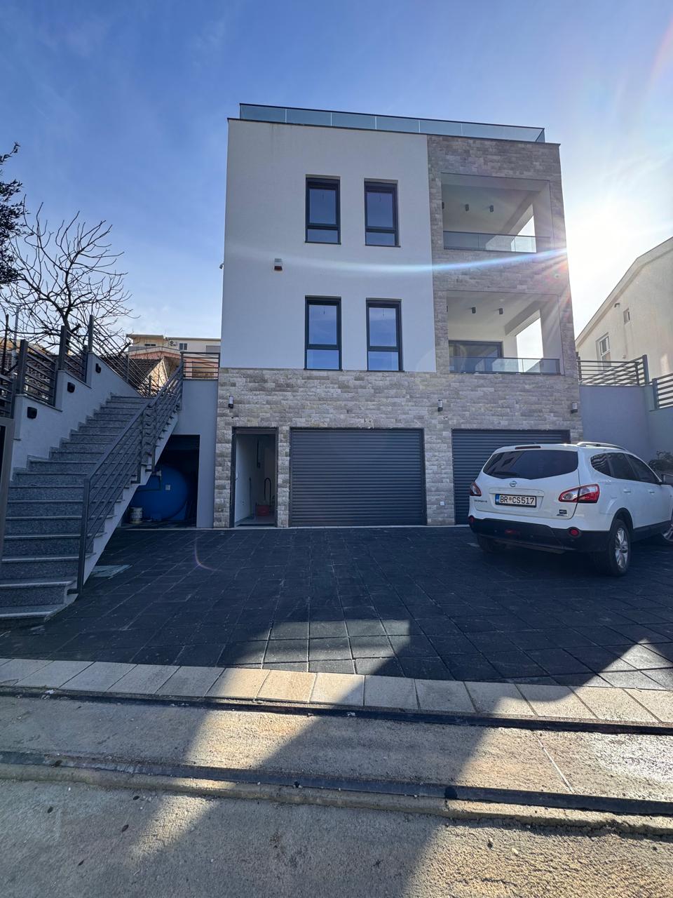 House for Sale, Bar — €780,000