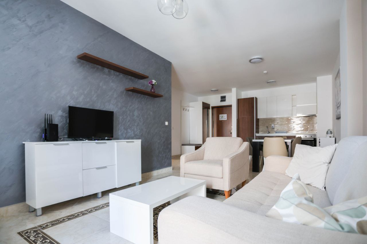 Iznajmljujem Stan-Apartman, Bečići