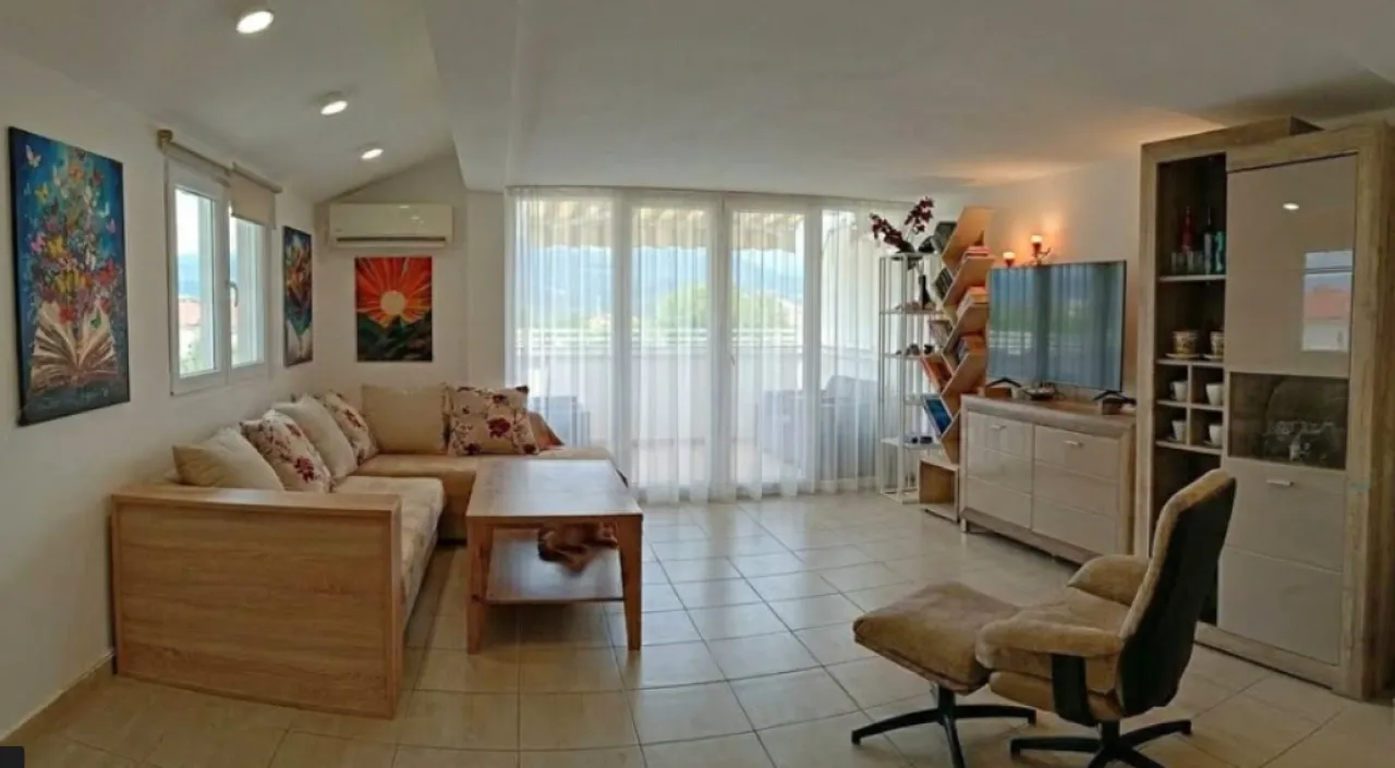 Apartment in Igalo, 59 m²