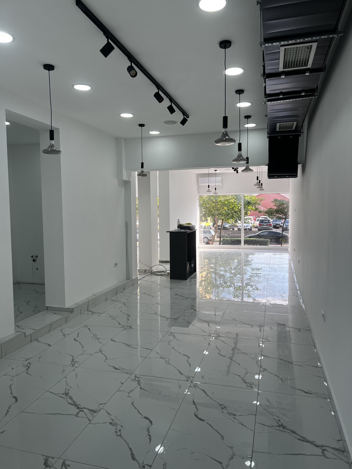 COMMERCIAL SPACE FOR RENT – STARI AERODROM, PODGORICA