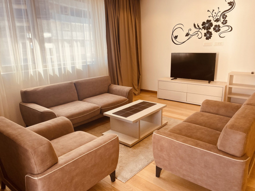 Iznajmljujem Stan-Apartman, Centar