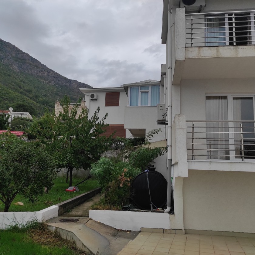 House For Sale, Šušanj