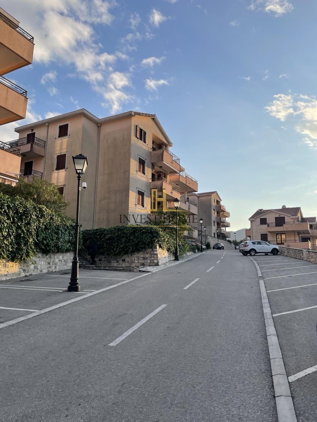 Dvosoban stan, Risan, 80m2