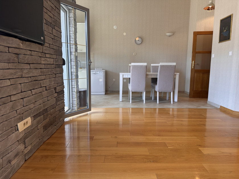 Iznajmljujem Stan-Apartman, Đenovići