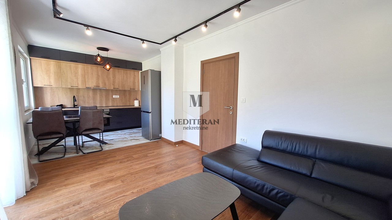 Prodajem Stan-Apartman, Kumbor