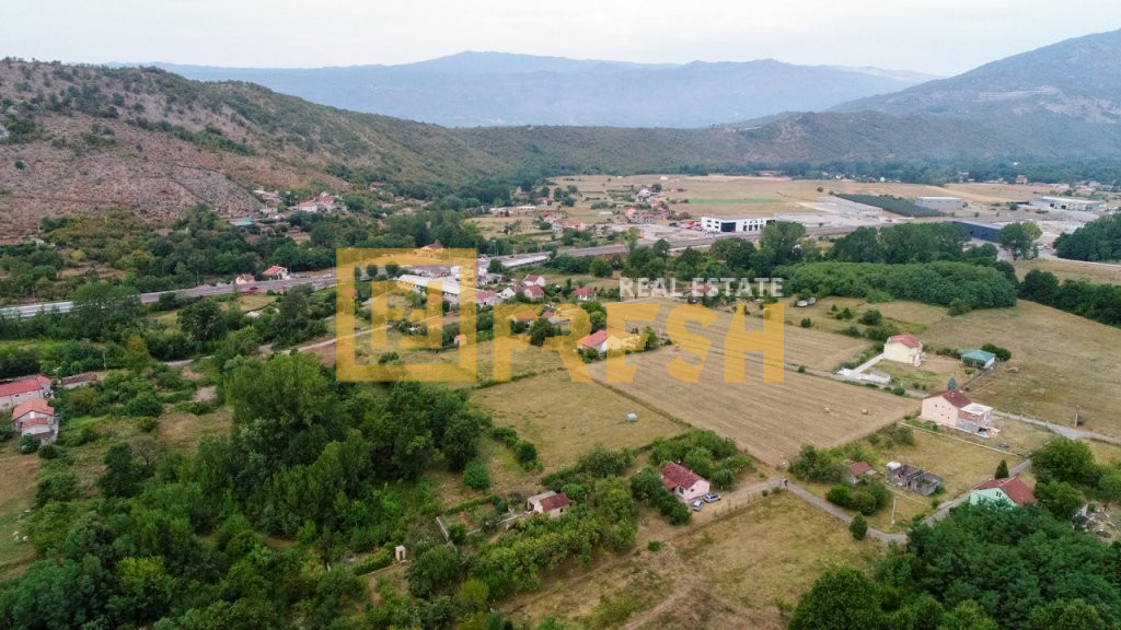 Plac, 4.100m2 sa kućom 70m2, Danilovgrad, Prodaja