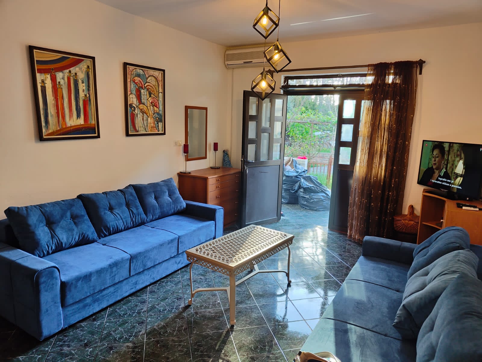 Iznajmljujem Stan-Apartman, Sveti Stefan