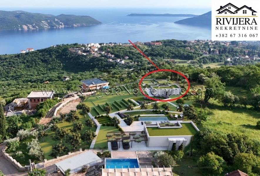 House For Sale, Podi