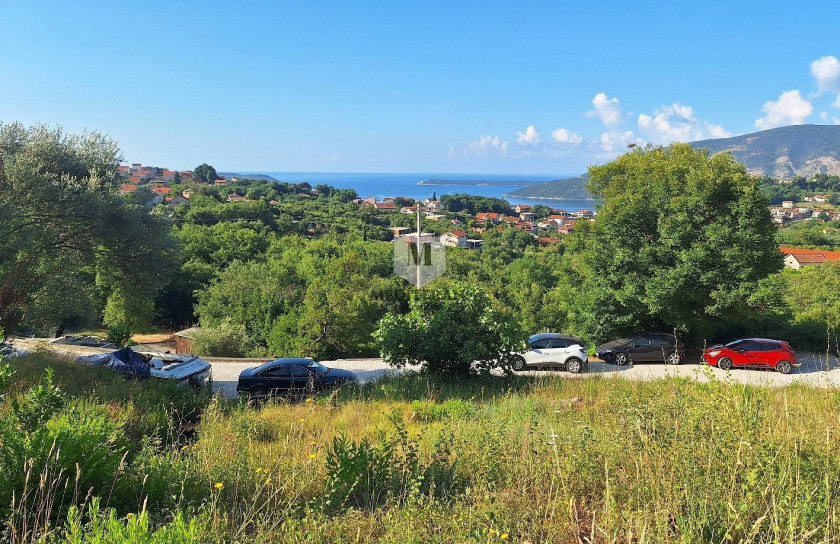 Prodajem Građevinsko Zemljište, Podi