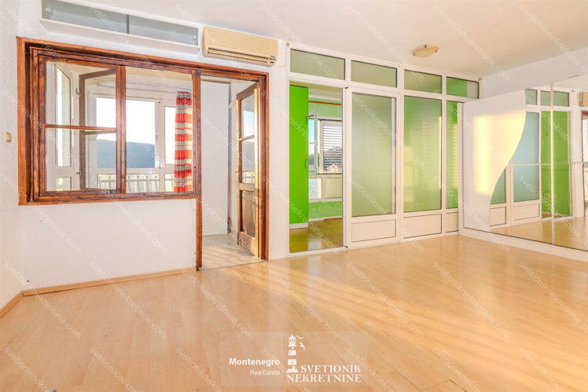 Apartment For Sale, Topla