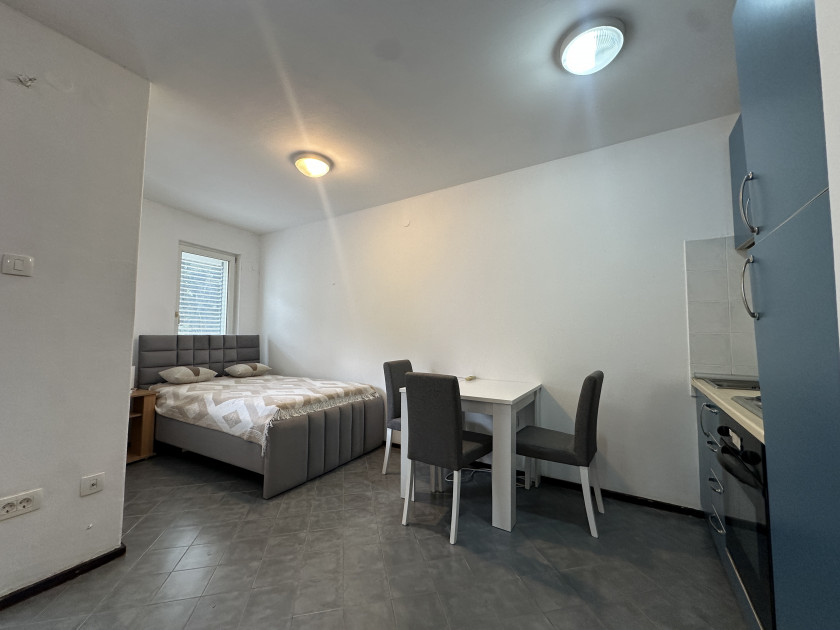 Iznajmljujem Stan-Apartman, Budva