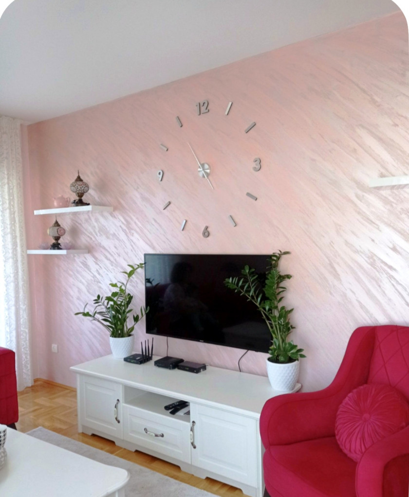 Apartment for Sale, Bar