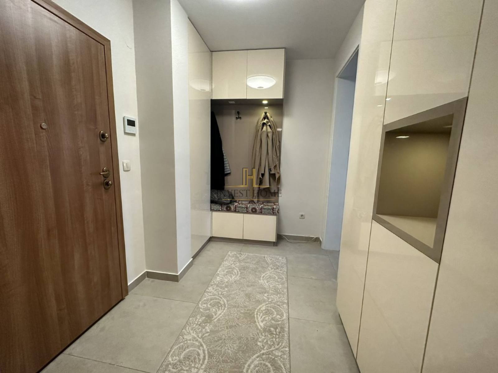 Trosoban stan, Pobrežje, 122m2