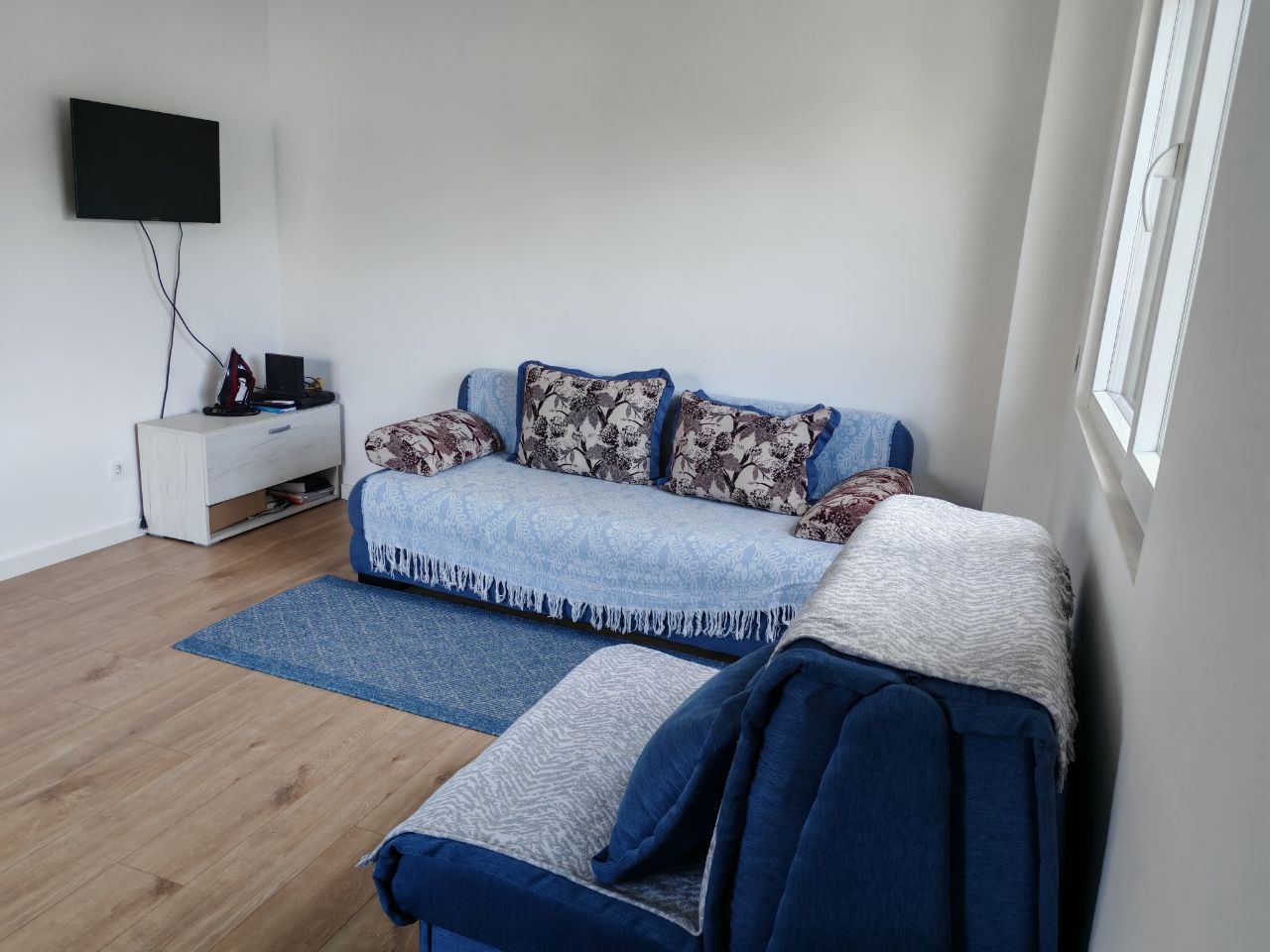 Iznajmljujem Stan-Apartman, Bar