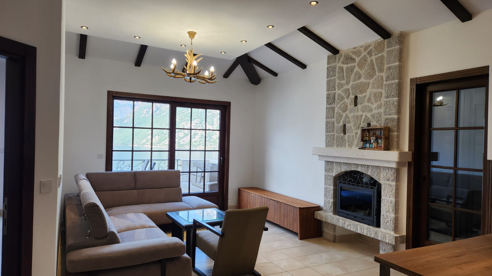 Apartment For Sale, Kostanjica